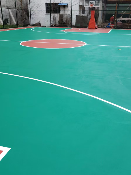 开封 球场长期使用易出现地面开裂